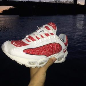 Supreme x Nike air max IV “tailwind” 🔥🔥💦🌶